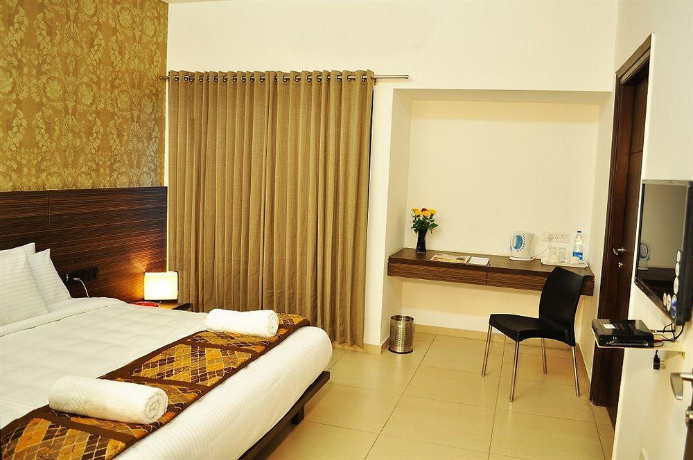 The Palazzo Hotel Hyderabad Eksteriør billede